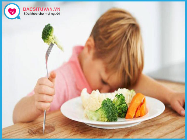 Trẻ tự kỷ thường bị rối loạn ăn uống